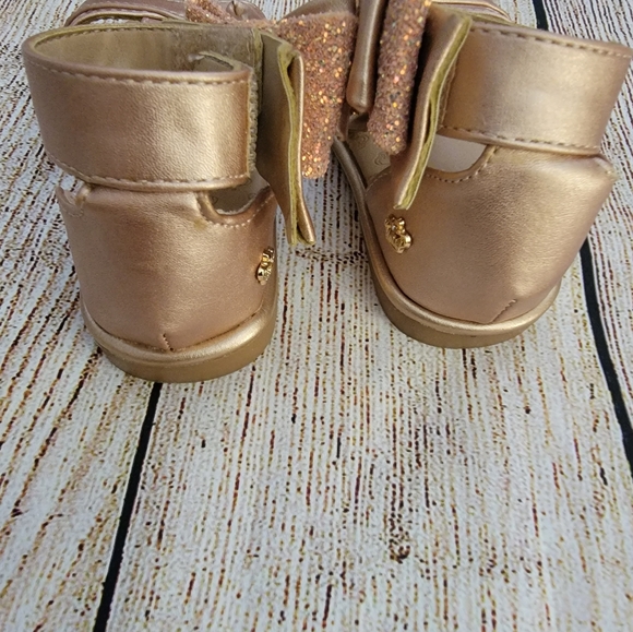Juicy Couture Infant size 5 Sandals - Picture 5 of 6